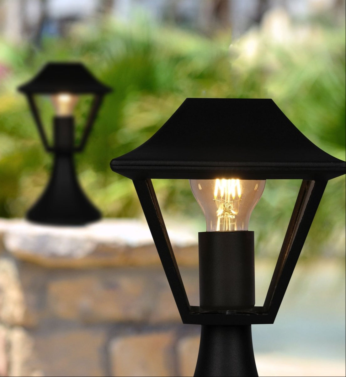 Outdoor application for Stand Lamp Matt Black Clear Glass E27